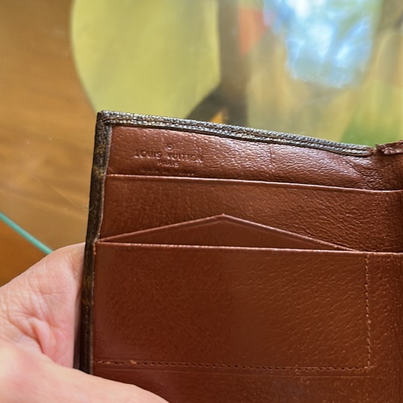 Louis Vuitton small compact wallet🤎 - Picture 4 of 5